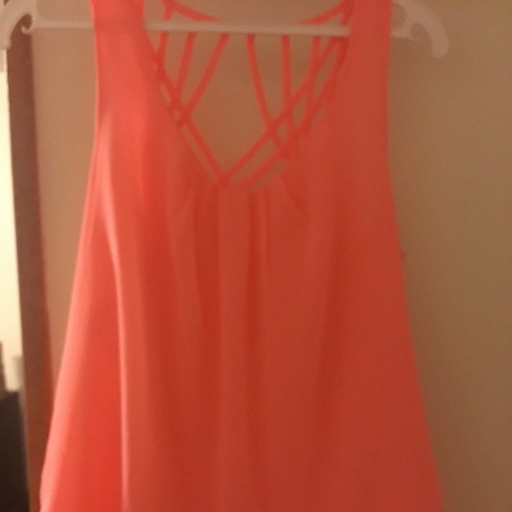 coral tank top